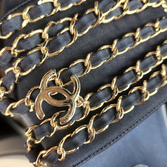 CHANEL slides - Picture 5 of 15